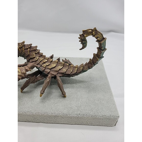 2015 Safari Ltd Desert Dragon PVC Golden Scorpion 7" Figure Toy - Picture 5 of 16